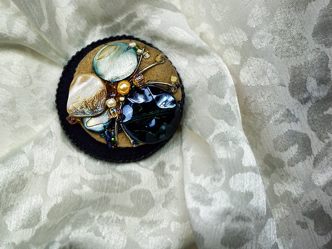 Handmade brooch with pearls for women bead embroidery unique Etsy.de