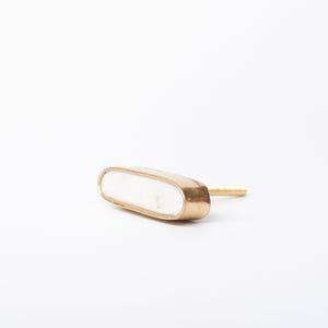 Oval marble and brass knob - Art Deco white drawer handle with gold coloured accents - Classic home décor
