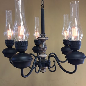 Old America  / Vintage Style Chandelier
