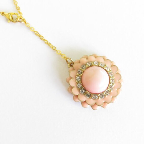 ピンクフラワーパールYネックレス ref.240602 - Etsy 日本