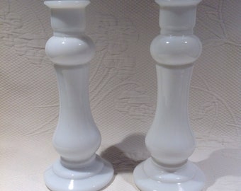 VTG milkglass E.O. Brody chandeliers candle holders - soliflore vase - bougeoirs en verre de lait // Fabriqué aux États-Unis