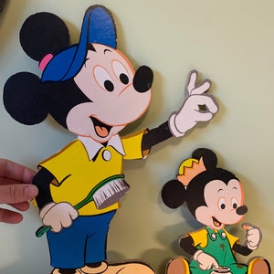VTG Disney Mickey Mouse e amigos decoração de quarto infantil recortado em papelão prensado - decoração de berçário - colecionador - hora do banho -