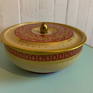 Vintage runde Metalldose in Gold und Rot – runde Metalldose mit Blumenmuster – Sammlung – Keksdose – Schmuck-Souvenir-Geschenkdose