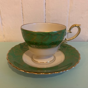ALKA Kunst Kronach Bayern grüne Porzellan-Teetasse und Untertasse – Vintage-Porzellan aus Deutschland – Teatime-Blattgoldbesatz // Hergestellt in Deutschland