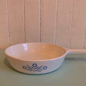 VTG Blue Cornflower pattern skillet Corning Ware - microwave or range small skillet - P-83-B pan stovetop // Made in Canada