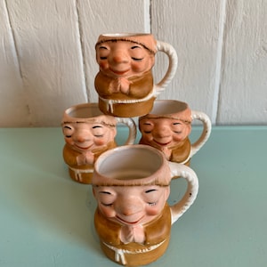 VTG mini 5 friar tuck toby mug - porcelain shooter monk ESD Lefton - funny barware mini collector // Fabriqués au Japon