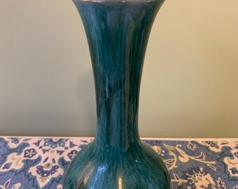 VTG Blue Mountain Pottery green black lava vase - lava style vase - collection - flower vase - BMP deep green // Made in Ontario, Canada