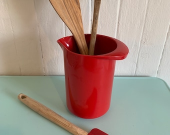 Rösti Denmark Erik Lehmann design red melamine jug tools century modern pot ustensile plastique // Fabriqué au Danemark