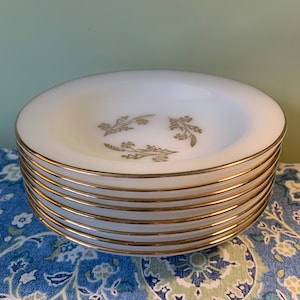 Federal Glass plate Golden Glory pattern milkglass - meal service - holiday dinner - milkglass plate - wedding / Fabriquée aux États-Unis