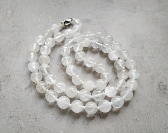 Bergkristall Halskette 8 mm klarer Quarz Perlenketten Bergkristall Schmuck Handgeknüpfte lange Perlenketten Natürliche klare Kristallhalskette