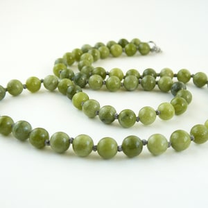 Jade Necklace for Women 6mm Green Jade Beaded Necklaces Hand Knotted Gemstone Necklace for Women Sister Girlfriend Gift Nephrite Necklace