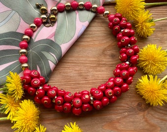 Perfect berry choker Red Golden lingonberry necklace Wearable jewelry gift Ruby red choker Vegan jewellery Forest jewelry Rustic wedding