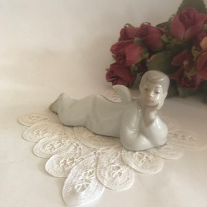 Nao by Lladro angel lying down figurine