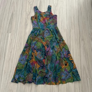 Vintage Petite Sophisticate multicolor tropical hibiscus print dress