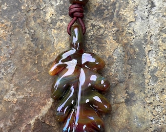 Fallen leaf - pendant necklace of Lampwork glass