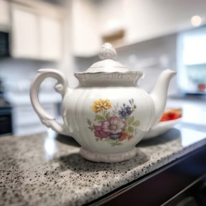 Vintage 80&#39;s Teapot Floral Pink Blue Yellow With Gold Trim Made In Japan 18 Ounces