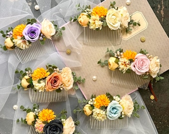 Peineta floral: Amarillo, rosa de eucalipto. Tocado de boda.