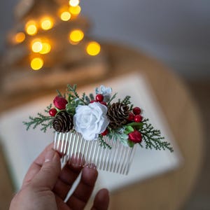 Winter Wedding Hair Comb: Pine Cone Bridal Hairpiece Christmas hair accessories