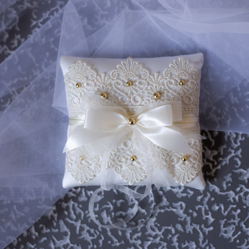 Ivory Ring Bearer Pillow Deco Rustic Max 40% OFF Wedding Super popular specialty store