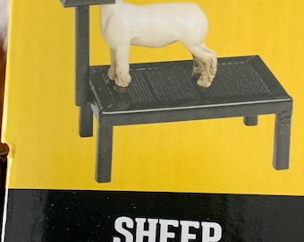 Little Buster Lamb/Goat Fitting Stand