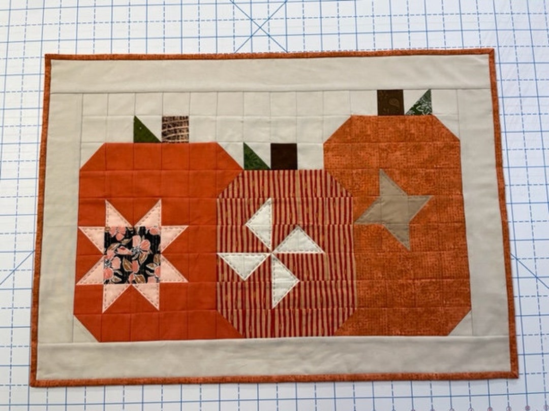 Quilted Pumpkins With Stars Table Topper - Etsy