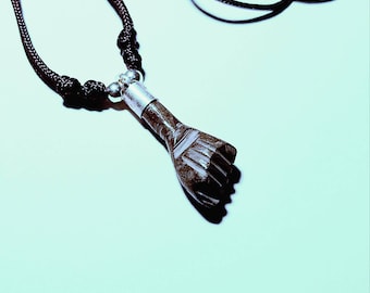 Figa hand-carved in xilópalo and set in 925 sterling silver