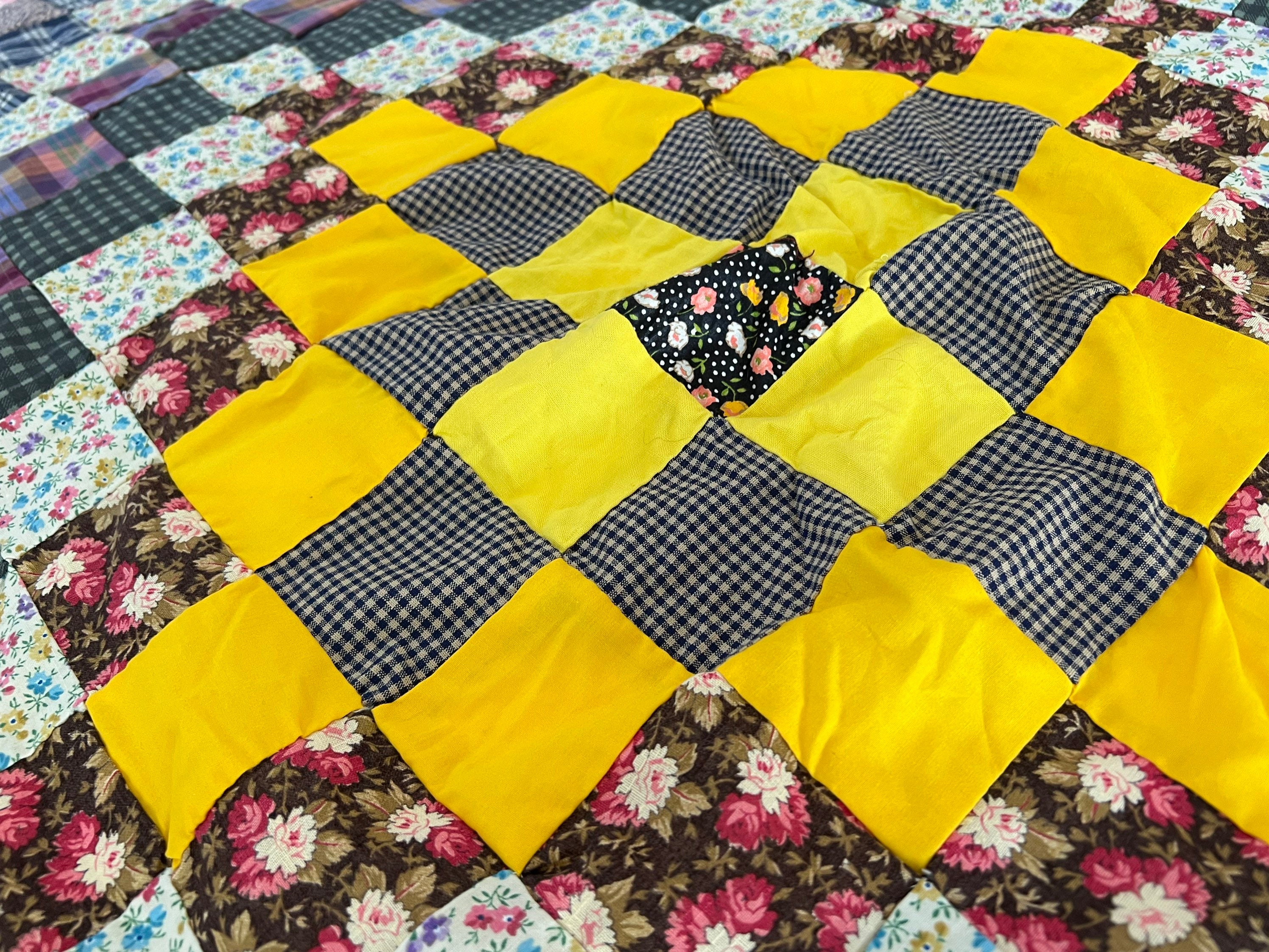 Vintage Quilt Top. Trip Around the World Pattern. 52 X 52. This Quilt