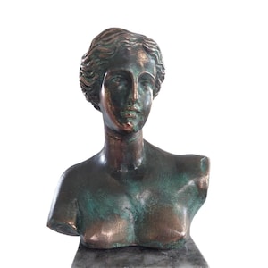 Rzeźba z brązu przedstawiająca boginię Afrodytę Wenus z marmurową podstawą, starożytna mitologia grecko-rzymska, 12,5 cm