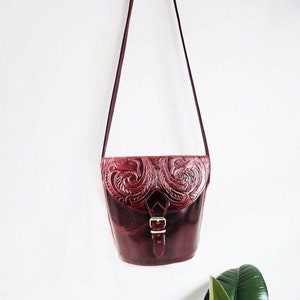 Geprägte Leder Umhängetasche natur braun handgemacht Pyrografie Floral Design Cross Body Sattel vintage bordeaux schwarz Handtasche Geldbeutel l
