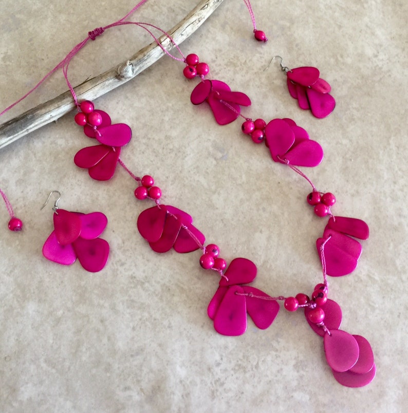 Peruvian handmade set. organic New Eco-friendly bio-degradable Chifle Organic Tagua Nut Necklace and Earrings Set