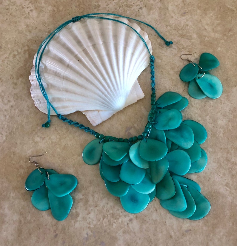 Bio-degradabl Peruvian Handmade Set. Eco-friendly Organic Aquamarine Tagua Nut Statement Necklace and Earrings Set New
