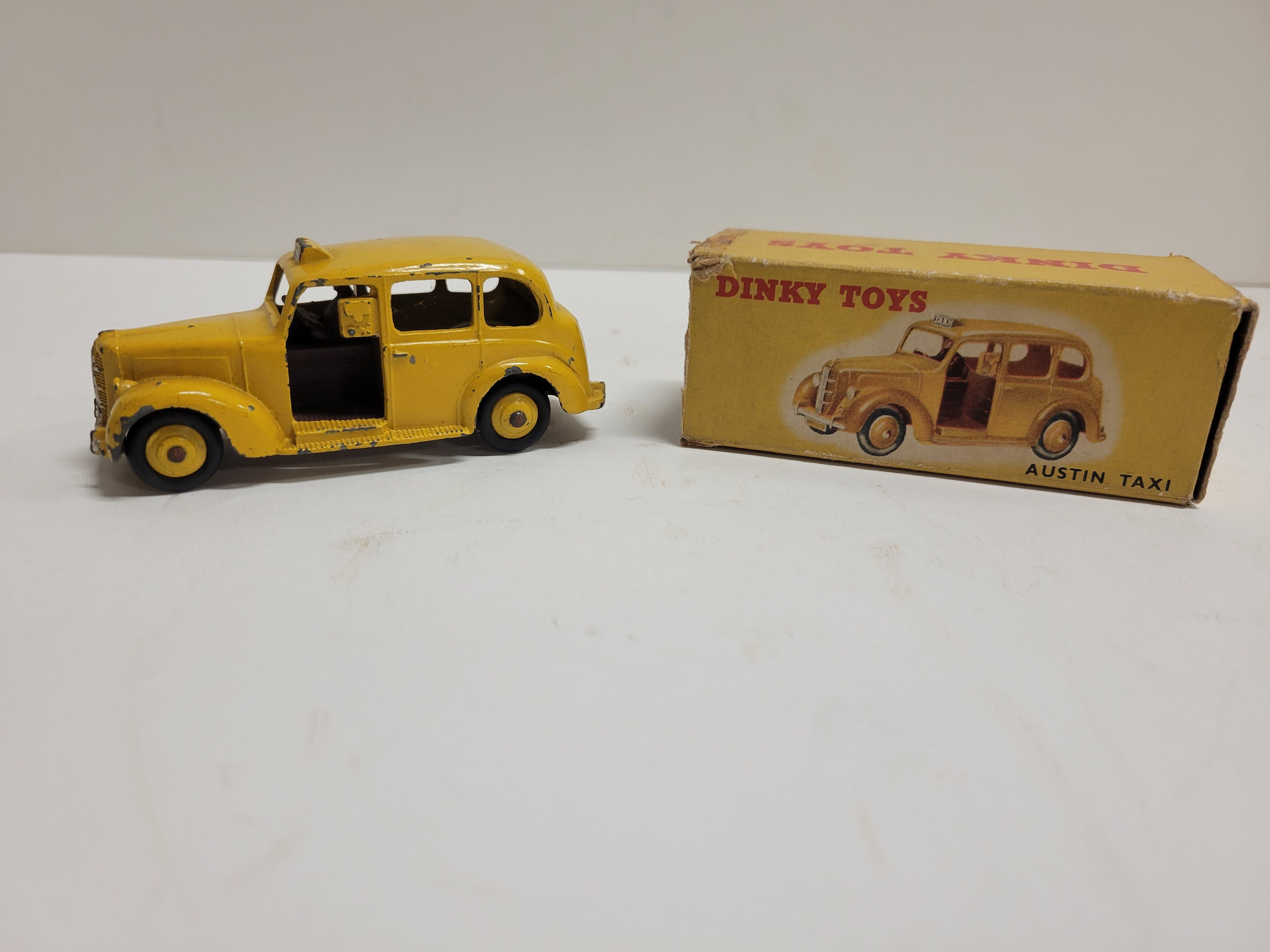 1950's Vintage Dinky Toys , Meccano LTD, # 254 40H Austin