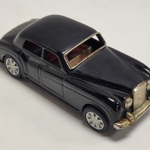 1950 年代頃、SSS 品質のおもちゃ、日本製、ブリキ製摩擦動力おもちゃの車、オリジナル TINY GIANT ロールスロイス、黒