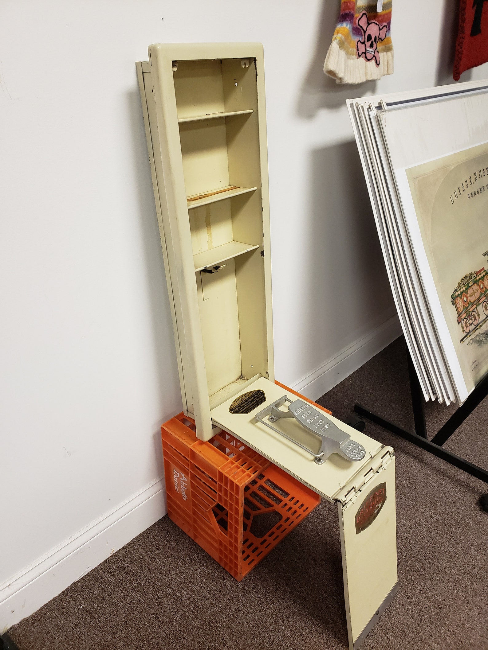 Gabinete de zapatos brillo REOTRADA. Antiguo Griffin Cabinet | Etsy