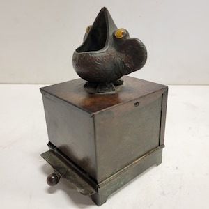 Circa 1900, Antik & Sehr Einzigartig, Messing / Bronze / Kupfer, Zigarettenspender und Streichholzhalter mit Vogel