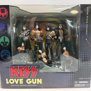 2004 KISS Love Gun Deluxe Boxed Edition Figure Super Stage