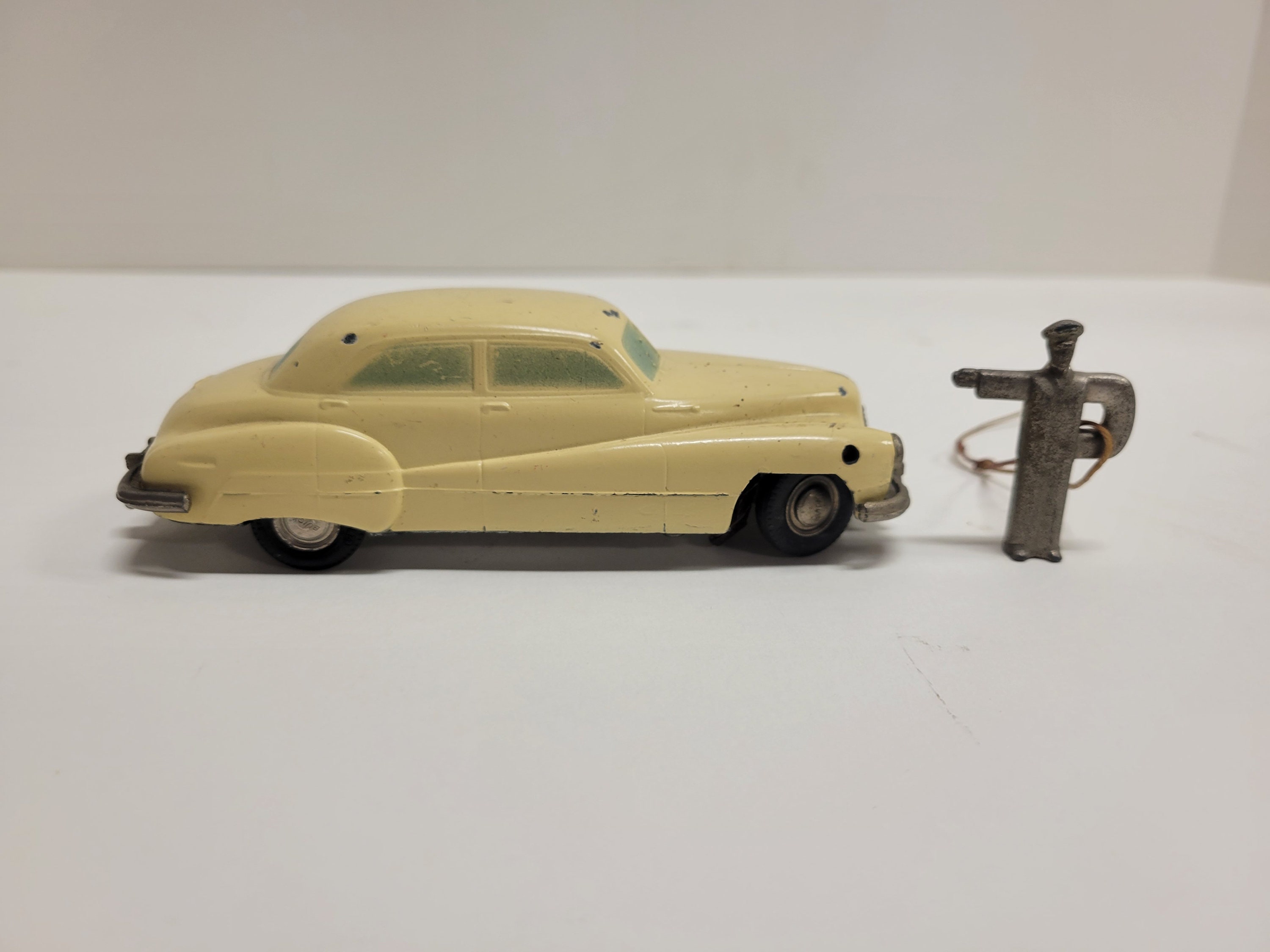 Buick 64C Coupe 1930 Hold Ornament