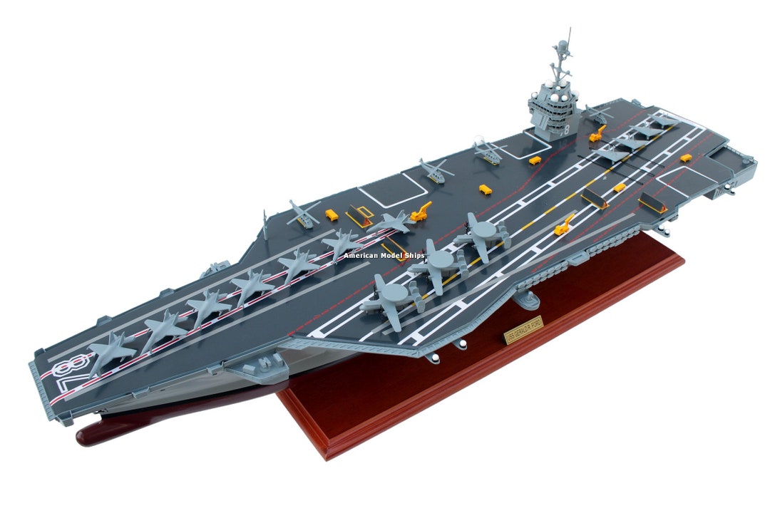 USS ジェラルド・R・フォード CVN 78 航空母艦 – 手作りモデル USS ジェラルド・R・フォード CVN 78 航空母艦 – 手作りモデル