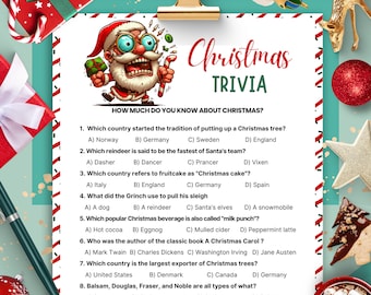 Puede incluir: Un portapapeles con una hoja de juego de trivia navideña, con una ilustración de Papá Noel. La hoja incluye preguntas de opción múltiple sobre tradiciones y hechos navideños. Decoraciones festivas rodean el portapapeles.