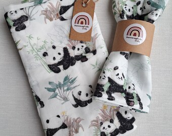 Panda y Bamboo Muslin Square o Swaddle de Doreen y Ada / New Mum Gift