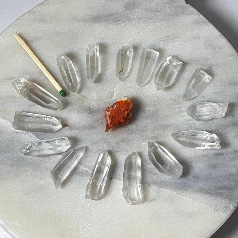 baby Lemurian quartz crystals
31 grams
15 pieces