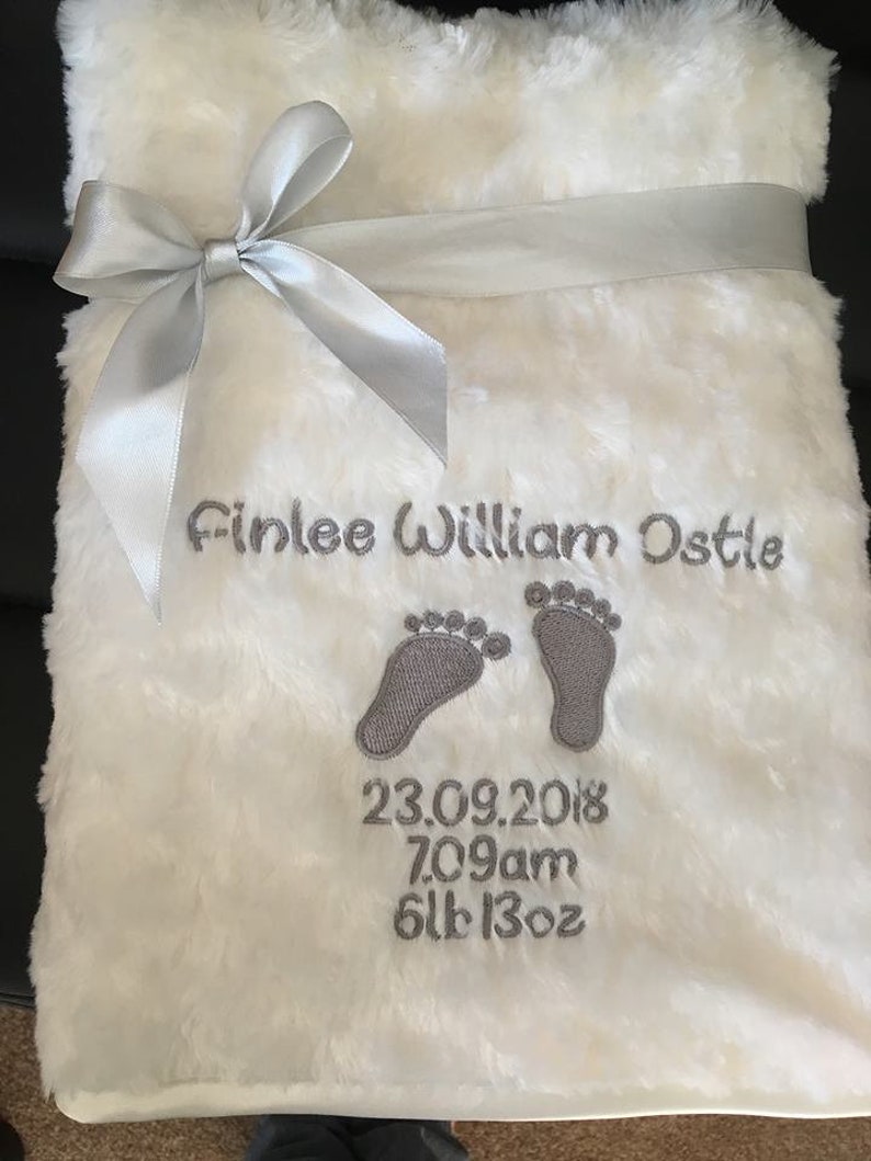 PERSONALISED BABY BLANKET FLUFFY ROSE BUD PINK OR BLUE GIFT WRAP
