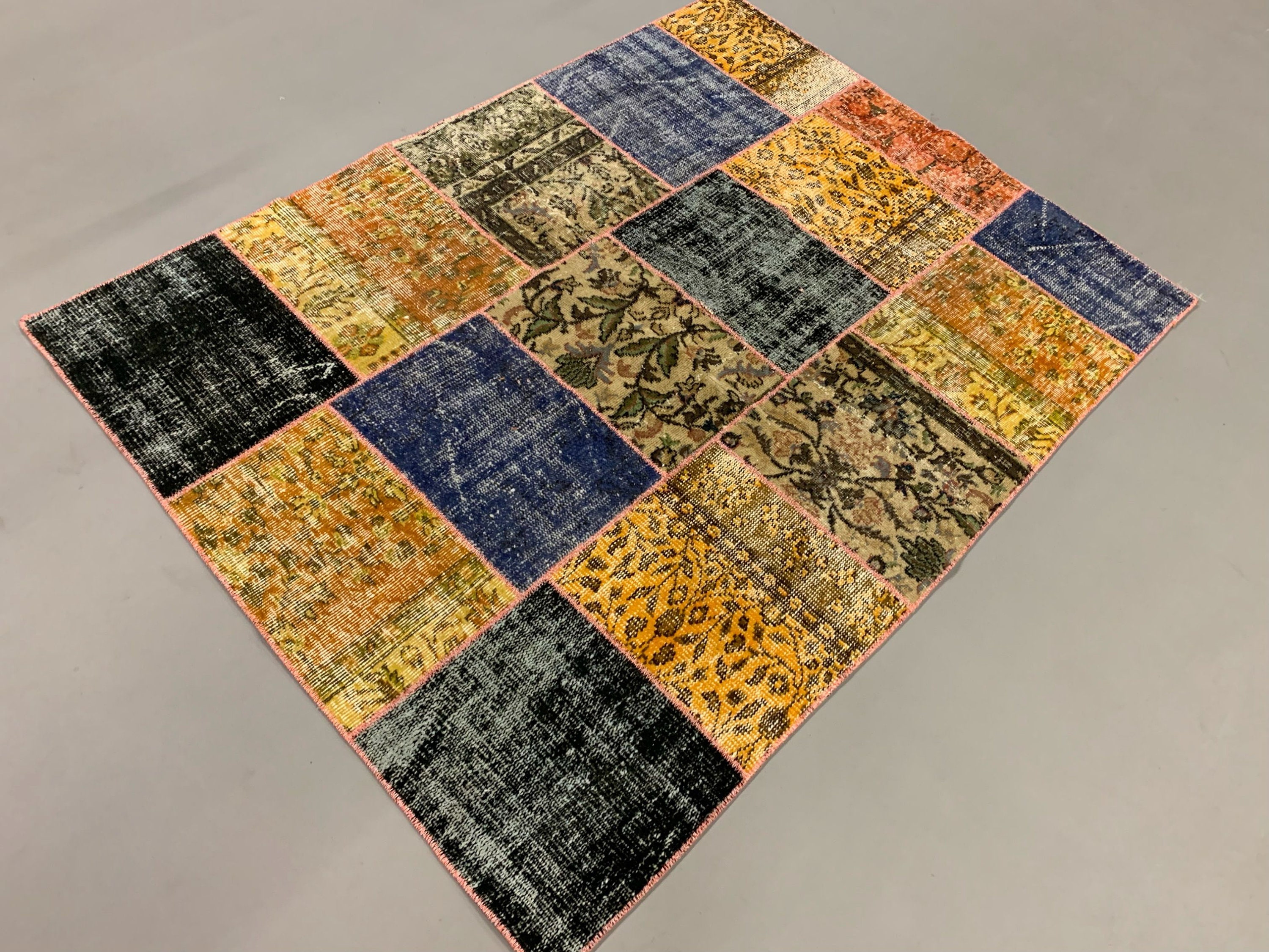 Distressed Vintage Turkish Patchwork Rug 178x133 Cm Wool Medium