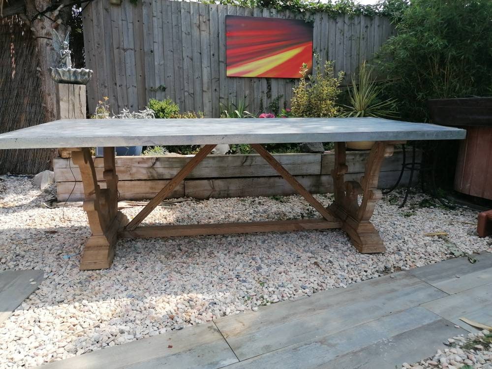 Toller großer Esstisch aus 8ft Metall und geschnitztem Holz | Etsy