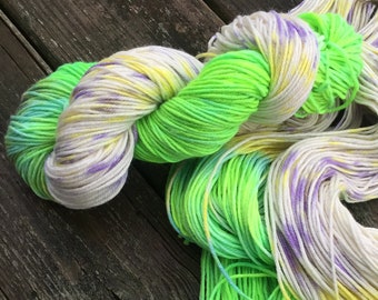 Floraison printanière - DK Sparkle Yarn