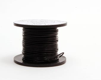 Black Coloured copper wire, 0.71mm thickness, 14m length. For crafting or sculpting. Ideal for making home decoration, gifts or weddings.