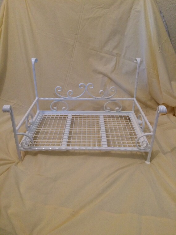 iron dog bed