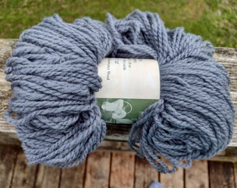 100% Chunky Wool - DAINA - gesponnen in Lettland - Zum Stricken, Häkeln, Weben, 100g. 3 Stränge, Schieferblau, einzeln Verkauft