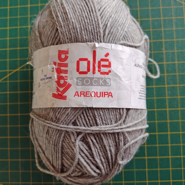 Laine à chaussettes - OLE AREQUIPA by Katia - Mélange de laine, alpaga et nylon, 100 g. Balle, Superwash, Poids au doigt, 410 mètres, Gris clair