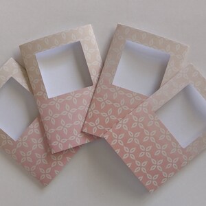 Cartes APERTURE à trois volets - Ensemble de 3 corail géométrique GRADIENT avec ouverture carrée de 2,5 ", panneau triple, pour la fabrication de cartes bricolage, avec enveloppes